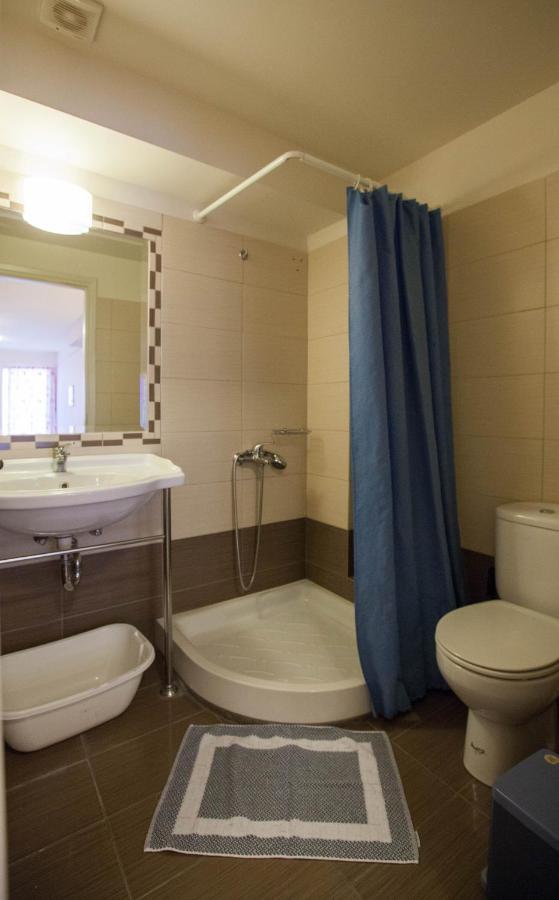 Stella'S Apartments Толон Экстерьер фото